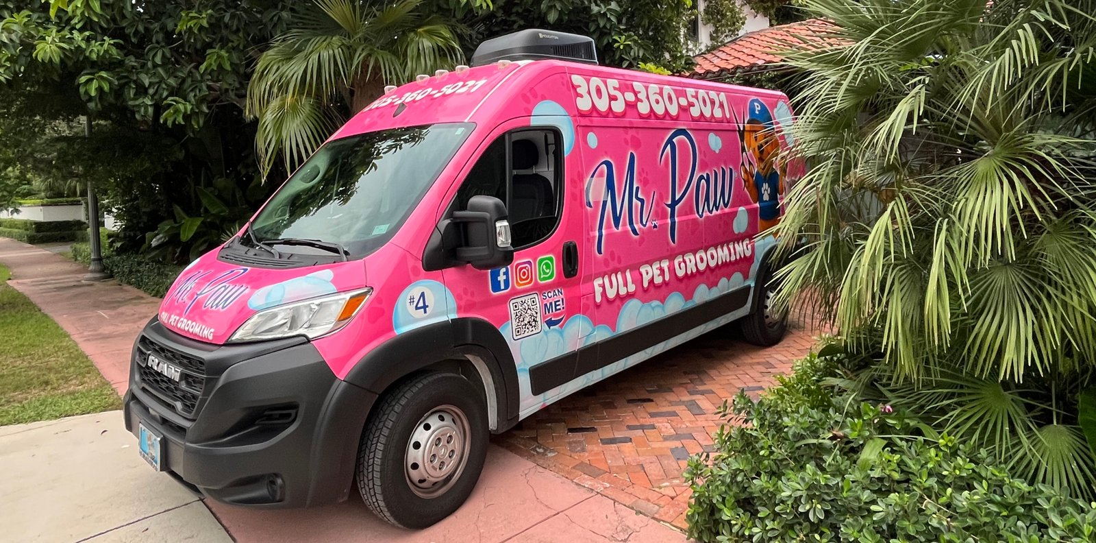 Unidad móvil de Mr Paw Pet Grooming